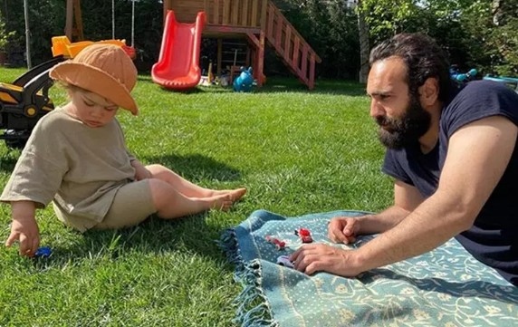 Buğra Gülsoy ile Nilüfer Gürbüz boşandı.